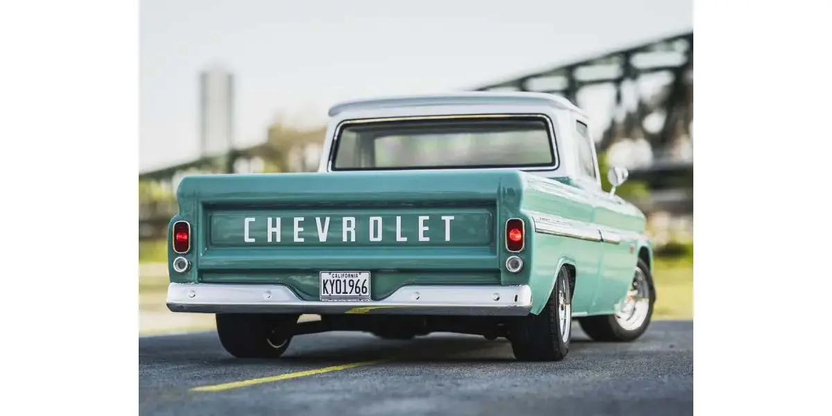 Kyosho Fazer MK2 (L) Chevy C10 Fleetside Pickup 1966 1:10 Readyset – Electric RC cars