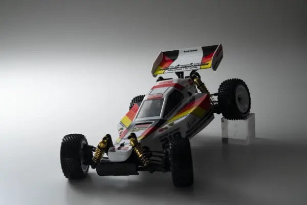 Kyosho Optima Mid 4WD 1:10 Kit *Legendary Series* – view 23