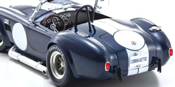Kyosho 1:18 Shelby Cobra 427 S/C Spider 1962 Dark Blue-White – view 5