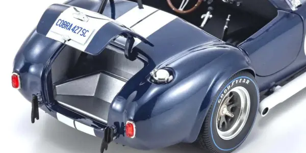 Kyosho 1:18 Shelby Cobra 427 S/C Spider 1962 Dark Blue-White – view 8