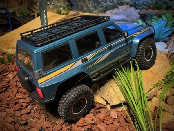 1:10 EP Crawler CR4.4 "PATROL"light blue" RTR – view 19