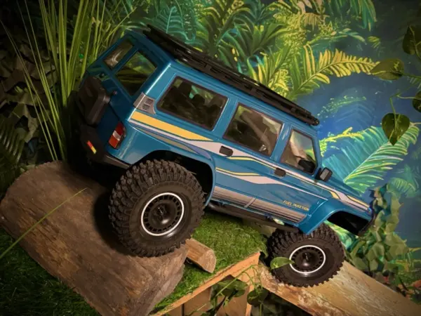 1:10 EP Crawler CR4.4 "PATROL"light blue" RTR – view 8