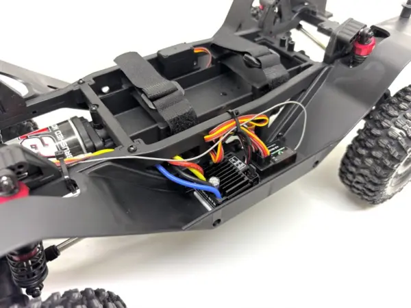 1:10 EP Crawler CR4.4eco "HILUX" grey RTR – view 9