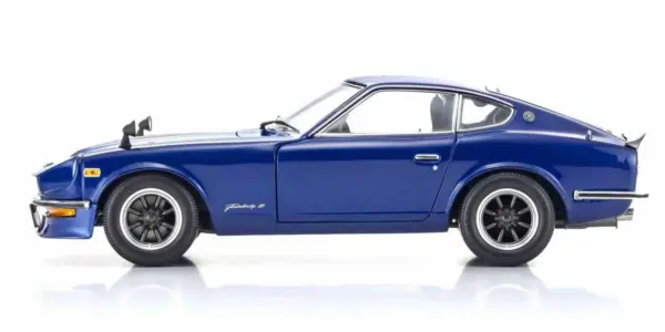 Kyosho 1:18 Nissan Fairlady Z-L (S30) 1970 Blue Metallic – view 3