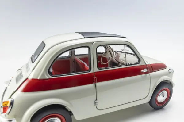 Kyosho 1:18 Fiat Nuova 500 Sport Light Gray/Red Line – view 5