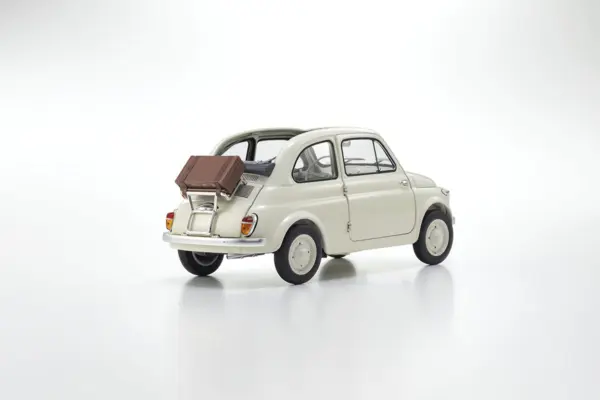 Kyosho 1:18 Fiat Nuova 500 Ivory Accessories Version – view 2