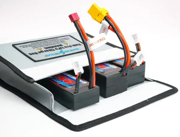 Voltz Vault Pro Lipo Charge Bag 16.5CM X 21.5CM X 4.5CM – view 4