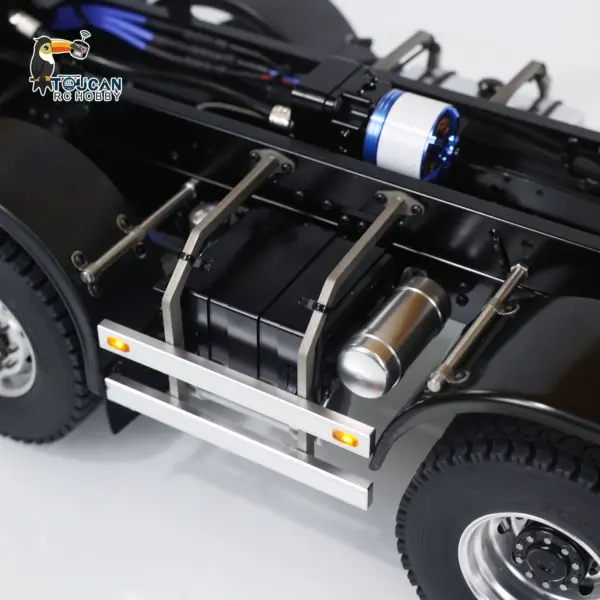 1/14 8x8 Hydraulic RC Dump Truck Metal Remote Control Tipper Car Assembled and Painted Sound Light 67x18.5x25cm