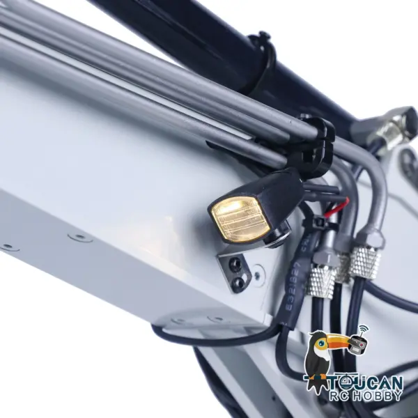 1/14 Radio Control 946-3 Metal Excavator 10 Channels Tracked Excavator Painted Body Rotary Metal Tiltable Bucket Ripper