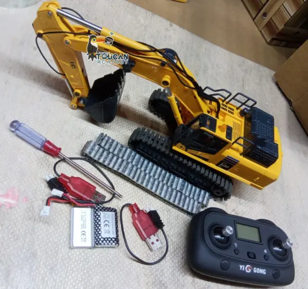 1/50 RC Digger PC520 Electric Lifting Radio Control Excavator Engineering Vehicle Metal Tracks Lights Sound Small Toy Collection