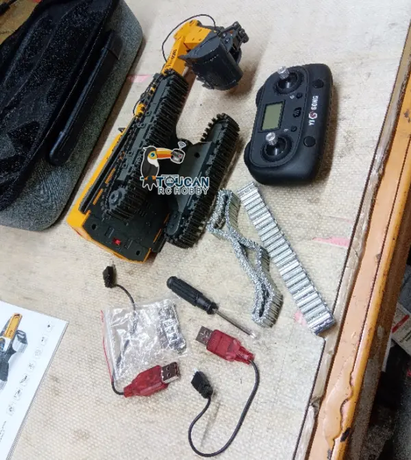 1/50 RC Excavator K970 Engineering Vehicle Remote Control Electric Lifting Digger Metal Bucket Tracks Light Sound RTR Battery