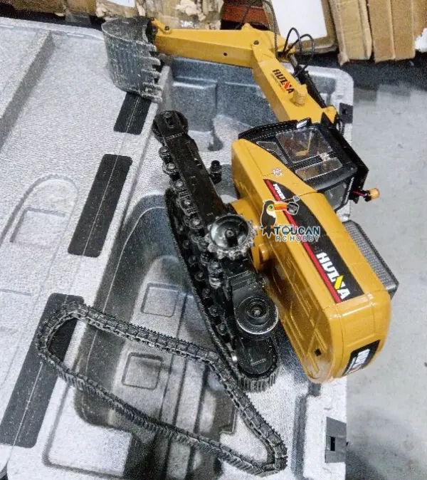 HUINA New Upgrade 580 1/14 Metal Excavator Model Engineering Vehicle Electric Ball Grabber 360 Rotating Shear Claw Sound Lights